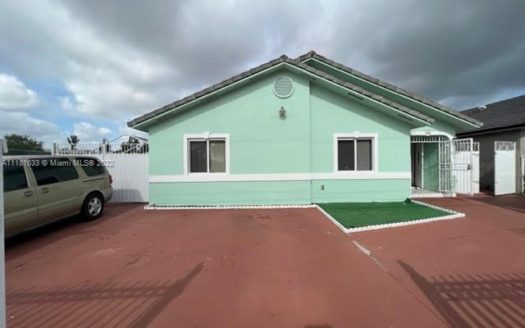 7402 W 32nd Ave, Hialeah, FL 33018-5212