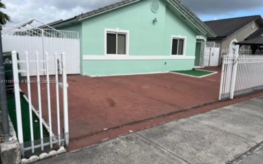 7402 W 32nd Ave, Hialeah, FL 33018-5212