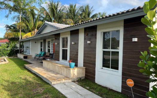 8648 NW 26th Ct,  Coral Springs, FL 33065-5305