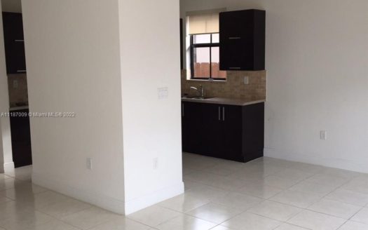 9948 NW 10th Ter, Miami, FL 33172-5740