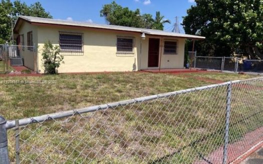 8520 NW 31st Ct,  Miami, FL 33147-4038