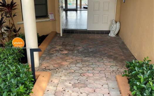 1645 Lakeshore Cir #HOUSE,  Weston, FL 33326-2365