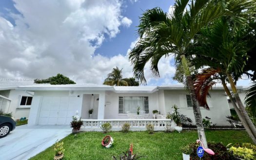 6707 NW 71st Ct,  Tamarac, FL 33321-5447