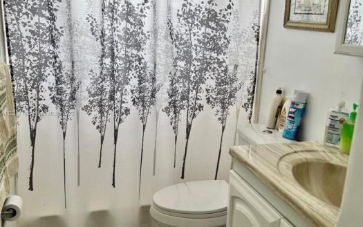 6707 NW 71st Ct,  Tamarac, FL 33321-5447