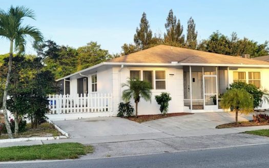 200 S Broadway,  Lantana, FL 33462-2833