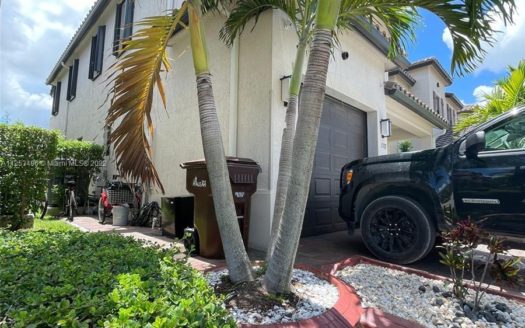 3332 W 95TH TER, Hialeah, FL 33018