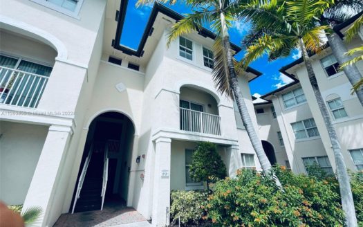 11603 NW 89th St #213, Doral, FL 33178-1743