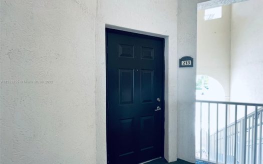 11603 NW 89th St #213, Doral, FL 33178-1743