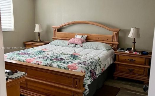 8285 Sunrise Lakes Blvd #304,  Sunrise, FL 33322-1569