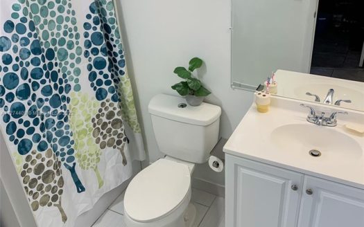 8595 Sunrise Lakes Blvd #209,  Sunrise, FL 33322-1473