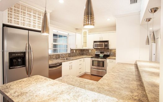 10975 NW 27th PL,  Sunrise, FL 33322-1813