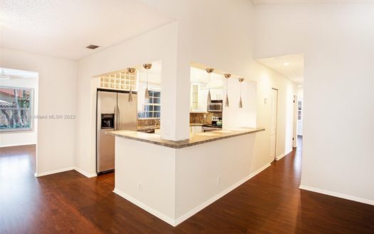 10975 NW 27th PL,  Sunrise, FL 33322-1813