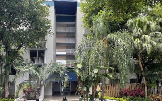 1720 NW  NORTH  RIVER DR , Miami,  FL  33125.