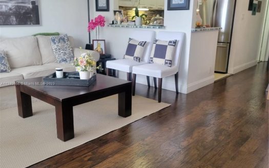 9141 Sunrise Lakes Blvd #215,  Sunrise, FL 33322-1364