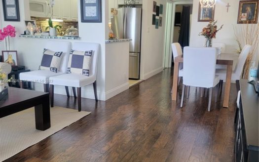 9141 Sunrise Lakes Blvd #215,  Sunrise, FL 33322-1364