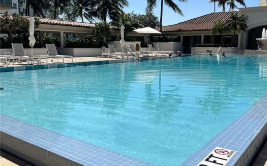 19900 E Country Club Dr #1218,  Aventura, FL 33180-3335