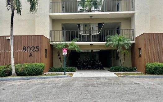 8025 SW 107th Ave #203,  Miami, FL 33173-4830