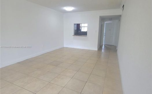 8510 Sunrise Lakes Blvd #105,  Sunrise, FL 33322-1403