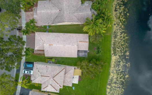 4298 Mahogany Ridge Dr,  Weston, FL 33331-3828