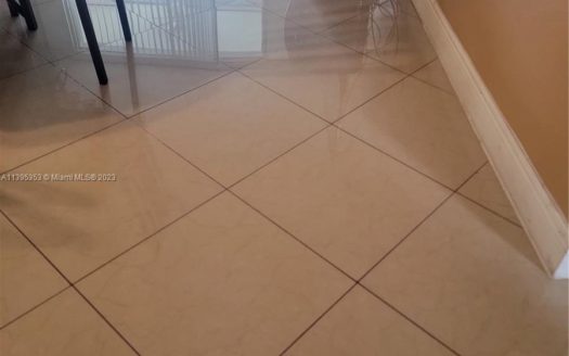 8300 Sunrise Lakes Blvd #210,  Sunrise, FL 33322-1570