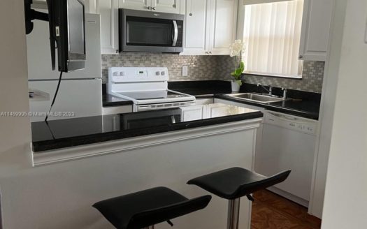 8305 Sunrise Lakes Blvd #103,  Sunrise, FL 33322-1515