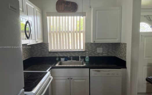 8305 Sunrise Lakes Blvd #103,  Sunrise, FL 33322-1515