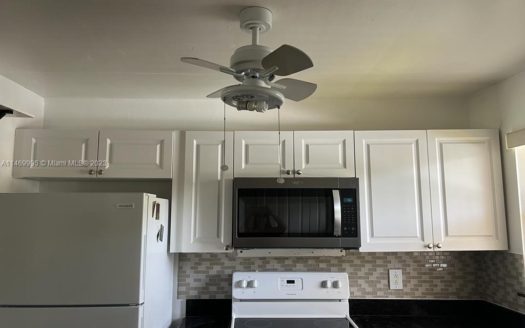 8305 Sunrise Lakes Blvd #103,  Sunrise, FL 33322-1515