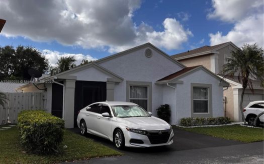 10756 Nw 37th Pl,  Sunrise, FL 33351-8101