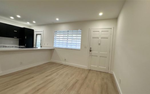 1431 S 14th Ave #215,  Hollywood, FL 33020-6578