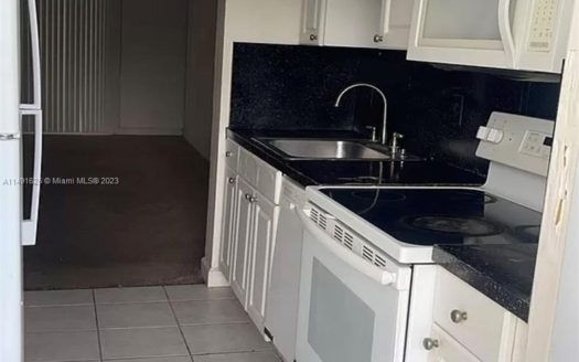 1500 Crescent Cir #B216,  Lake Park, FL 33403-2201