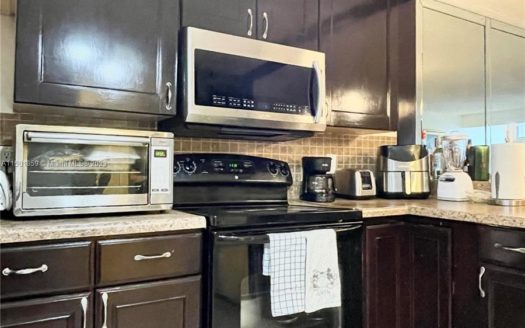 8010 Hampton Blvd #303,  North Lauderdale, FL 33068-5607