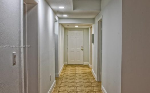 8390 Nw 103rd St #102H,  Hialeah Gardens, FL 33016-4659