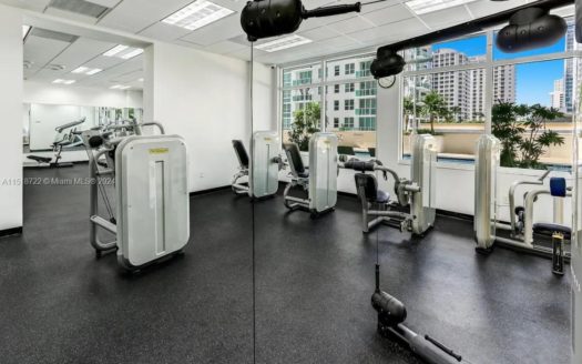 1200 Brickell Bay Dr #1404,  Miami, FL 33131-3252