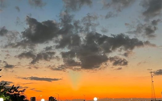 7904 West Dr #110,  North Bay Village, FL 33141-5506