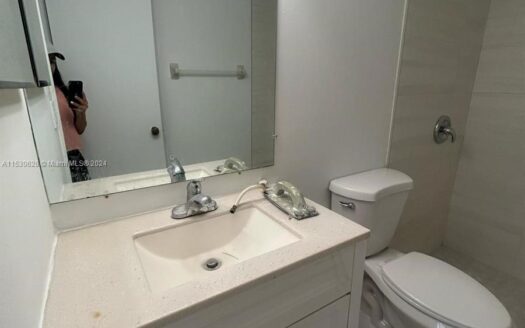 820 Twin Lakes Dr #820,  Coral Springs, FL 33071-5301