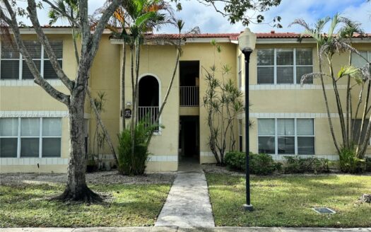 417 Vista Isles Dr #2328 Sunrise, FL 33325-6158