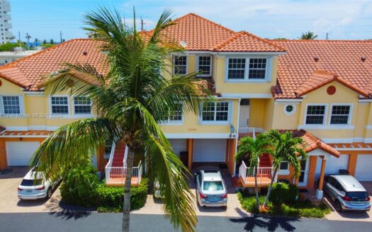 1998 NE 7th St #104,  Deerfield Beach, FL 33441-3781