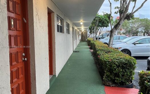 Inverrary Dr # 205 LAUDERHILL, FL 33319-5953