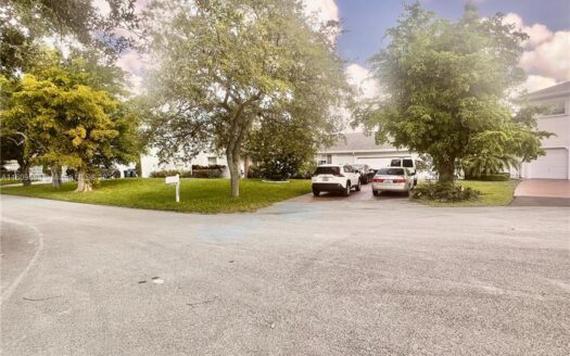 15042 Sw 149th St,  Miami, FL 33196-2362