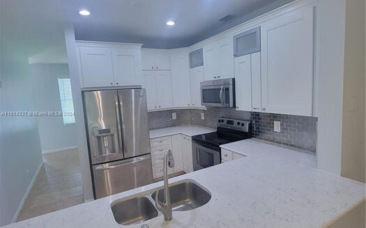 647 Stanton Dr,  Weston, FL 33326-3598