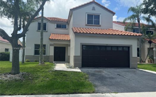 647 Stanton Dr,  Weston, FL 33326-3598