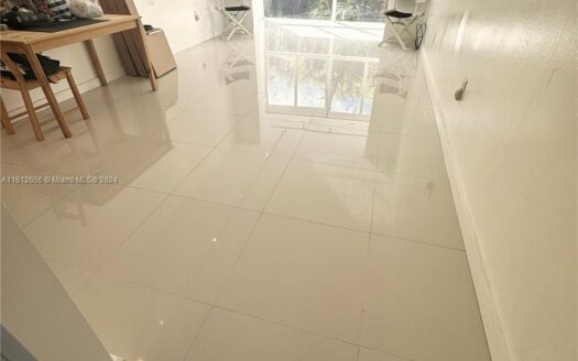 8500 Sunrise Lakes Blvd #208,  Sunrise, FL 33322-1465