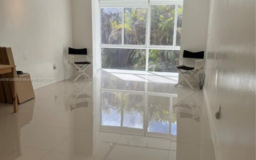 8500 Sunrise Lakes Blvd #208,  Sunrise, FL 33322-1465