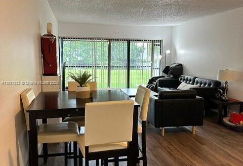 230 Lakeview Dr #109,  Weston, FL 33326-1016
