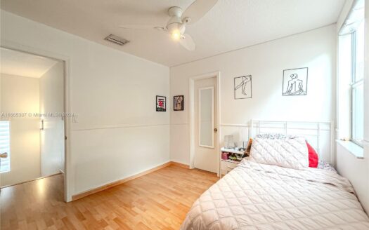 1284 NW 125th Ter,  Sunrise, FL 33323-3179