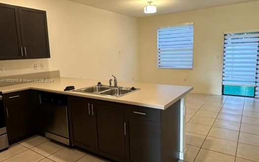 10629 W 32nd Ln,  Hialeah, FL 33018-2114