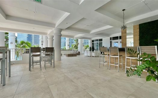 801 Brickell Key Blvd #2104,  Miami, FL 33131-3719