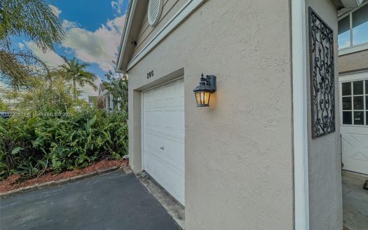 205 SW 159th Way Sunrise, FL 33326