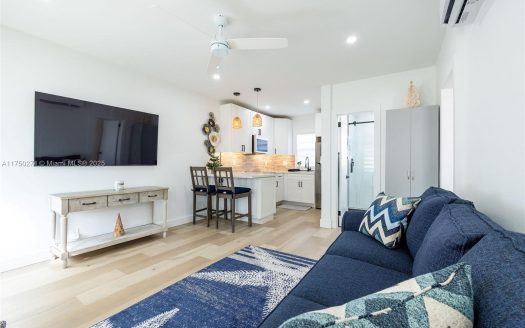 311 Liberty St #7 Hollywood, FL 33019-3744