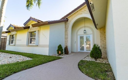 16571 SW 145th Ave, Miami, FL 33177